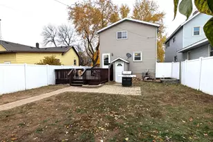 723 Water St, Marinette, WI 54143 - Photo 4