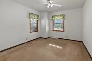 304 E 17th St, Kaukauna, WI 54130 - Photo 14