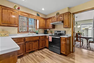 2768 Independence Drive, Green Bay, WI 54304 - Photo 8