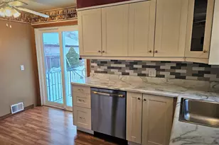 743 Madison St, Neenah, WI 54956 - Photo 10