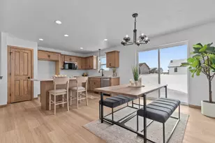 2045 Red Fox Ln, Kaukauna, WI 54130 - Photo 10