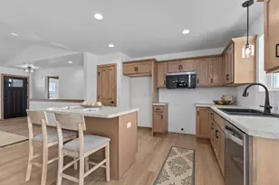 2045 Red Fox Ln, Kaukauna, WI 54130 - Photo 6