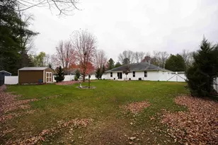 203 Bitters Ave, Oconto, WI 54153 - Photo 20