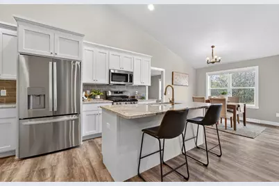 1621 Founders Street, Neenah, WI 54956 - Photo 8