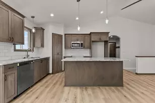 N9254 Homestead Ln, Appleton, WI 54915 - Photo 6