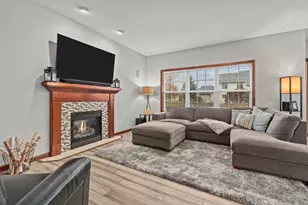 4027 E Glory Ln, Appleton, WI 54913 - Photo 8