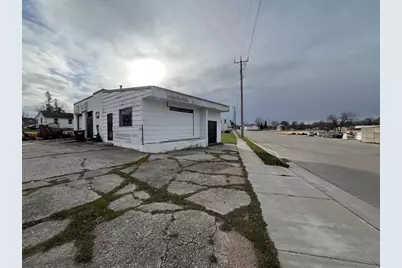 117 N Richmond Street, Gillett, WI 54124 - Photo 2