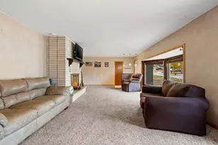 716 Meadow Ln, Manawa, WI 54949 - Photo 10