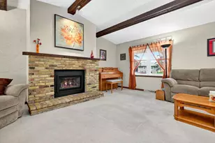 1332 Liberty Ct, Neenah, WI 54956 - Photo 6