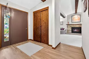 1332 Liberty Ct, Neenah, WI 54956 - Photo 4