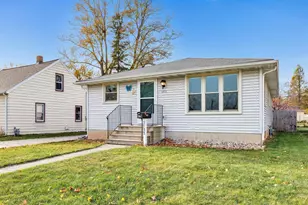 1011 Marshall Ave, Green Bay, WI 54303 - Photo 1