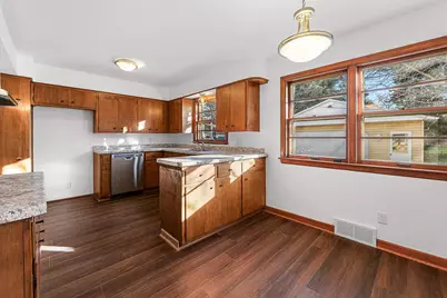 76 W 11th Street, Fond du Lac, WI 54935 - Photo 4