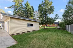 76 W 11th St, Fond du Lac, WI 54935 - Photo 22