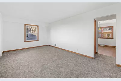 76 W 11th Street, Fond du Lac, WI 54935 - Photo 2