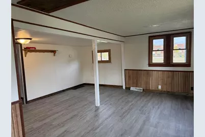 17 W Linwood Avenue, Oshkosh, WI 54901 - Photo 10