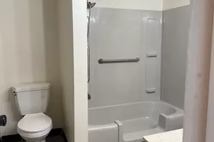 17 W Linwood Ave, Oshkosh, WI 54901 - Photo 18