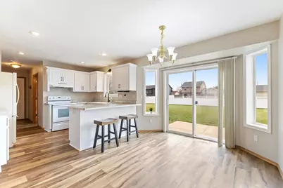 W5445 Colin Street, Appleton, WI 54915 - Photo 6