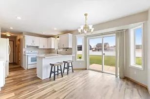 W5445 Colin St, Appleton, WI 54915 - Photo 6