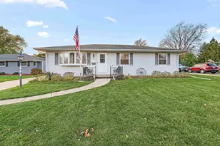 927 Reichow St, Oshkosh, WI 54902 - Photo 1