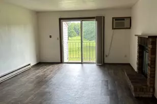 1735 Maricopa Dr, Oshkosh, WI 54904 - Photo 2