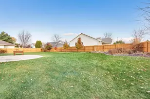 479 Earnhardt Ct, Green Bay, WI 54311 - Photo 24