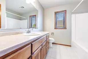 479 Earnhardt Ct, Green Bay, WI 54311 - Photo 16