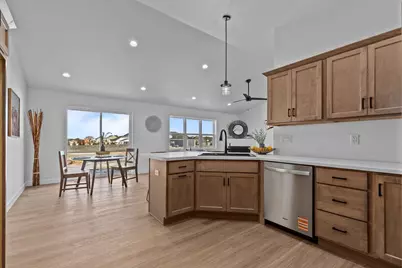 W5604 Tonys Way, Appleton, WI 54915 - Photo 8