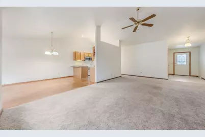 2290 Patriot Lane #Unit B, Oshkosh, WI 54904 - Photo 12