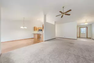 2290 Patriot Ln #B, Oshkosh, WI 54904 - Photo 12