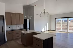 3970 Hemlock Ct, Oshkosh, WI 54904 - Photo 2