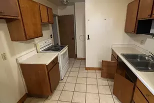 721 W 9th Ave, Oshkosh, WI 54902 - Photo 8