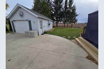 807 E Linden Avenue, Manitowoc, WI 54220 - Photo 14