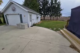 807 E Linden Ave, Manitowoc, WI 54220 - Photo 14