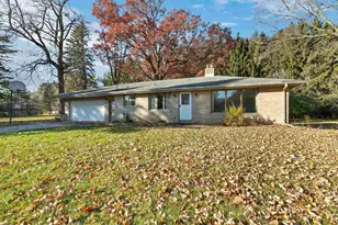 3047 S Pine Tree Rd, Oneida, WI 54155 - Photo 4