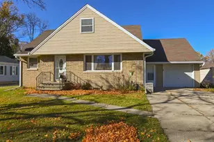 848 Redwood Dr, Green Bay, WI 54304 - Photo 1