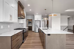 1541 Red Hawk Lndg Trl, De Pere, WI 54115 - Photo 14