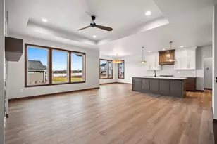 1541 Red Hawk Lndg Trl, De Pere, WI 54115 - Photo 10