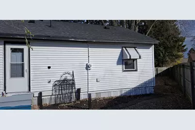 921 Raton Court, Manitowoc, WI 54220 - Photo 6