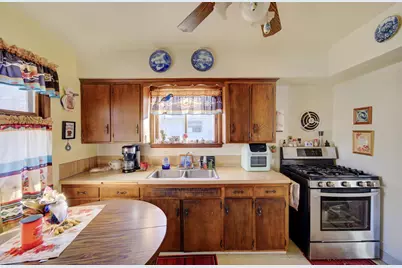 1312 Jefferson Street, New London, WI 54961 - Photo 4