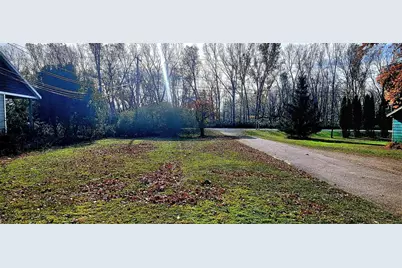 2453 East Shore Drive, Green Bay, WI 54302 - Photo 6