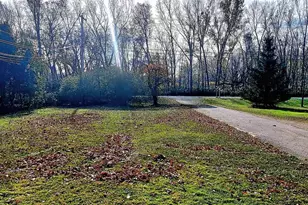 2453 E Shore Dr, Green Bay, WI 54302 - Photo 6