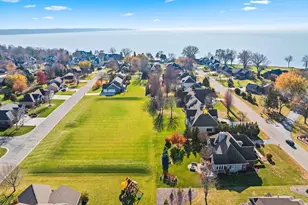 N8426 N Shore Rd, Menasha, WI 54952 - Photo 6