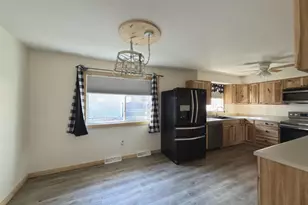 163 N Kossuth St, Berlin, WI 54923 - Photo 6