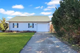 3643 Hickory Ridge Rd, Oshkosh, WI 54904 - Photo 36