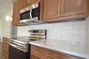 470 S Huron Rd, Green Bay, WI 54311 - Photo 6