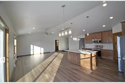 470 S Huron Road, Green Bay, WI 54311 - Photo 4