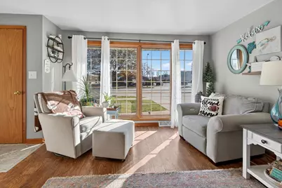2112 S Oneida Street, Green Bay, WI 54304 - Photo 6