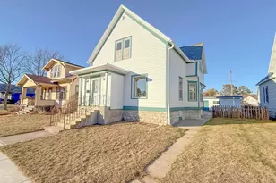 1512 16th Ave, Menominee, MI 49858 - Photo 1
