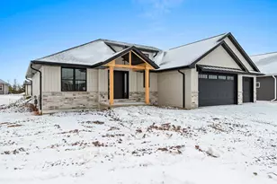 1412 Divinity Dr, De Pere, WI 54115 - Photo 4