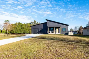 2120 Tori Ln, Marinette, WI 54143 - Photo 8